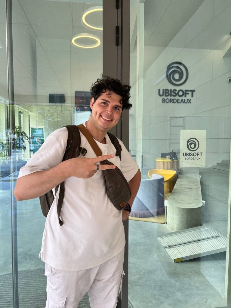 photo_5283114506760879024_y